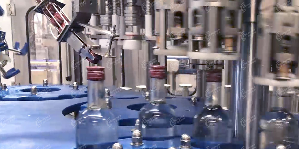 鋁質(zhì)旋蓋機(jī)-2 鋁質(zhì)旋蓋機(jī)-2